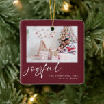 Ornamento De Cerâmica Moderno 2 Foto Joyful Script Christmas Burgundy<br><div class="desc">Moderno 2 Foto Joyful Script Christmas Burgundy. Basta substituir as fotos de cada lado por suas próprias e personalizar com seus nomes e o ano. Joyful está em um moderno roteiro lúdico,  em branco,  que pode ser mudado para outra cor se você assim desejar.</div>