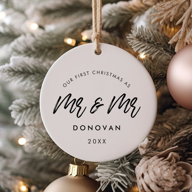 Ornamento De Cerâmica Moderno Nossa Primeira Foto de casal de Natal (Criador carregado)