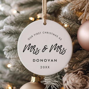 Ornamento De Cerâmica Moderno Nossa Primeira Foto De Casal Lésbica De Na