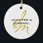 Ornamento De Cerâmica Monograma Cor Dourada Branco Simples Minimalista M<br><div class="desc">Procurando um design funcional e excelente? Essa design simples,  minimalista e moderna é para você. Que tal esta design que lhe dará desenhar de atenção?</div>
