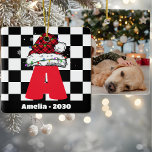 Ornamento De Cerâmica Monograma personalizado com o Natal da família Nam<br><div class="desc">Comemore a temporada com um toque pessoal usando o Monograma Personalizado com o Ornamento Cerâmico de Natal Vermelho e Negro. Este encantador ornamento apresenta um sofisticado design de monograma em um esquema clássico de cor vermelha e preta, melhorado por um padrão retrorreflector. O resultado é uma peça festiva que combina...</div>