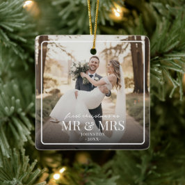 Ornamento De Cerâmica Mr & Mrs First Chirstmas Boarder Custom Photo