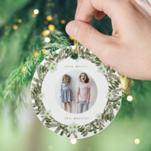 Ornamento De Cerâmica Muito Feliz Pine e Floral Photo Wreath