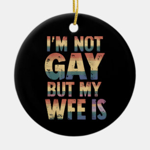 Ornamento De Cerâmica Não sou gay, mas minha esposa é LGBT Casamento Arc