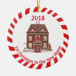 Ornamento De Cerâmica Natal da casa de pão-de-espécie primeiro na casa