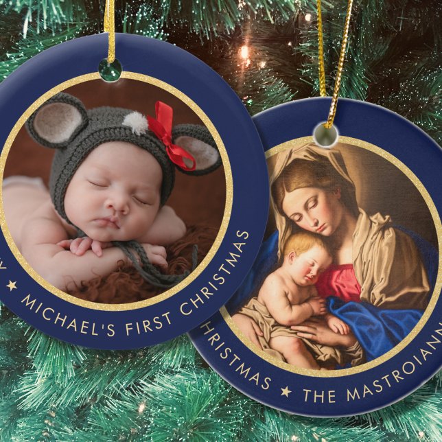 Ornamento De Cerâmica Natal de 1rua de Madonna e Bebê Religioso (Religious Baby's 1st Christmas in navy blue and gold with Madonna and Child)