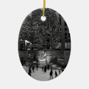 Ornamento De Cerâmica Natal no centro de Rockefeller & nos patinadores