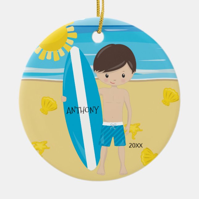 Ornamento De Cerâmica Natal personalizado do surfista menino triguenho (Frente)