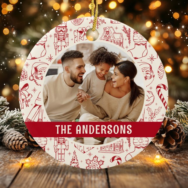 Ornamento De Cerâmica Natal Vermelho de Porodle Fotográfico da Família (Criador carregado)