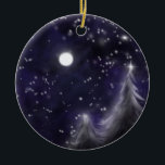 Ornamento De Cerâmica Noite estrelada de Winters - cena romântica de nev<br><div class="desc">Noite Silenciosa - cena romântica de neve de Feriado durante a manhã anterior enquanto a lua está brilhando sobre um cobertor de nova neve fresca.</div>