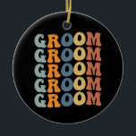 Ornamento De Cerâmica Noiva se Preparando e Casamento do Noivo Casal<br><div class="desc">Noiva se Preparando e Casamento do Noivo Casal</div>