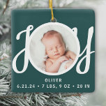 Ornamento De Cerâmica Nome do Bebê Nascimento Stats Foto Green Keepsasae<br><div class="desc">O Nascimento do Bebê é um Ornamento de Foto de Natal decorado com a palavra JOY em tipografia de na moda em um fundo verde. Facilmente personalizável com sua foto,  seu nome e estatísticas de natalidade do bebê.</div>