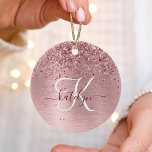 Ornamento De Cerâmica Nome do Monograma da Lâmina Rosa Bruta de Metal Gl<br><div class="desc">Personalize facilmente esse design de ornamento de cerâmica em chic moderno com brilho bonito rosado e rosado em um fundo metálico roxo e roxo.</div>