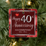Ornamento De Cerâmica Nome Personalizado do Feliz 40º Aniversário de Cas<br><div class="desc">Adorável adorável ornamento do 40º aniversário. Folha falsa no 40º e como quadro de borda. Azeite criado por Valarie Wade. Minúscula joia vermelha no canto superior. Nomes e datas são ajustáveis.</div>