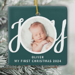 Ornamento De Cerâmica Nome Personalizado Meu Primeiro Verde De Foto De N<br><div class="desc">O Primeiro Ornamento Fotográfico de Natal deste bebê fofo é decorado com a palavra JOY em tipografia de na moda num fundo verde. Facilmente personalizável com sua foto,  nome e ano.</div>