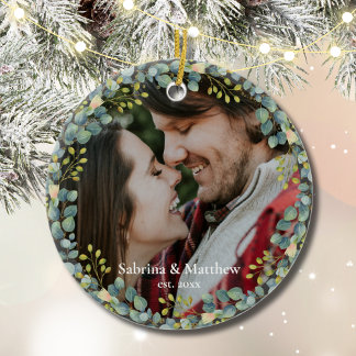 Ornamento De Cerâmica Nossa Primeira Casal de Natal Foto Greenery Wreath