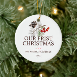 Ornamento De Cerâmica Nossa Primeira Foto de Natal Pine Cone Berries