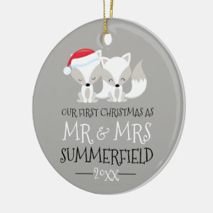 Ornamento De Cerâmica Nosso Fox ártico do primeiro Natal personalizado