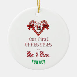 Ornamento De Cerâmica Nosso Natal de 1rua como Sr. e Sra. Papais noeis C