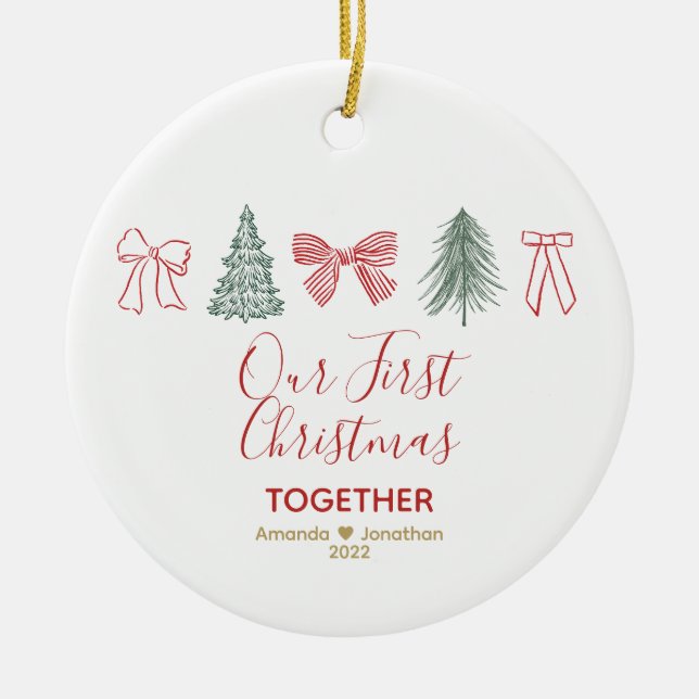 Ornamento De Cerâmica Nosso Primeiro Natal Arco e Árvore Minimalista (Frente)