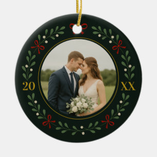 Ornamento De Cerâmica Nosso Primeiro Natal Casado - Terra Evergreen