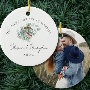 Ornamento De Cerâmica Nosso Primeiro Natal Casou com Eucalyptus Foto