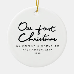 Ornamento De Cerâmica Nosso primeiro Natal como a mamã e o pai elegante