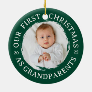 Ornamento De Cerâmica Nosso Primeiro Natal como Avós - Foto Verde