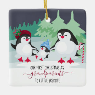 Ornamento De Cerâmica Nosso Primeiro Natal como Avós Pinguins Bonitos