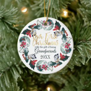 Ornamento De Cerâmica Nosso Primeiro Natal como Avós Red Floral