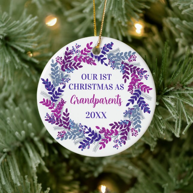 Ornamento De Cerâmica Nosso Primeiro Natal como Avós Roxo (Árvore)