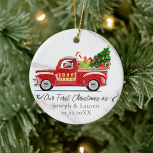 Ornamento De Cerâmica Nosso Primeiro Natal como Casal Casado