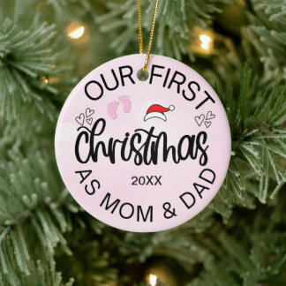 Ornamento De Cerâmica Nosso Primeiro Natal como Mãe e Pai Menina