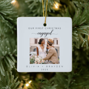 Ornamento De Cerâmica Nosso Primeiro Natal Como Noivos Foto de Inverno