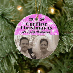 Ornamento De Cerâmica Nosso primeiro Natal como recém-casados Personaliz