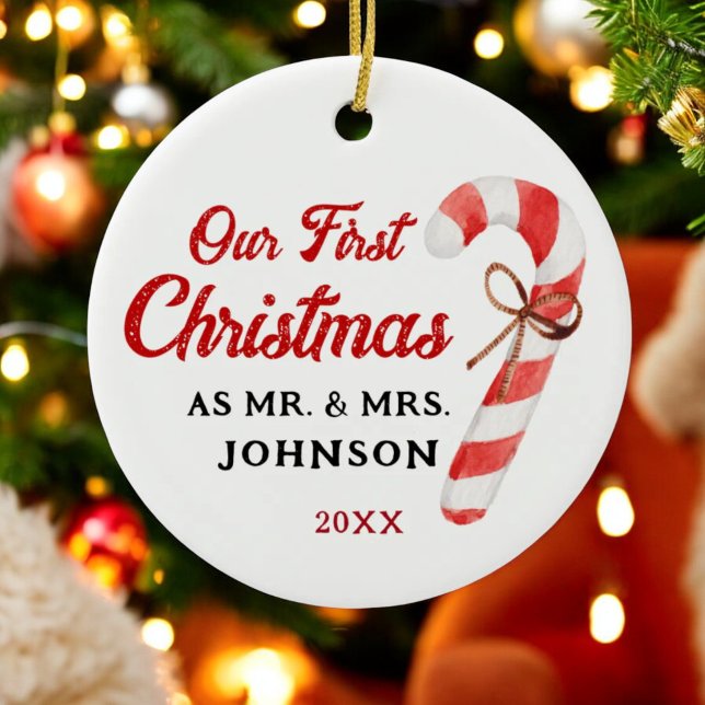 Ornamento De Cerâmica Nosso Primeiro Natal Como Sr. e Sra. Newlyweds (Criador carregado)