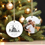 Ornamento De Cerâmica Nosso Primeiro Natal como um Casal, Foto Minimalis<br><div class="desc">Este ornamento será uma bela adição à sua árvore. Use o formulário modelo para adicionar sua personalização e foto.</div>