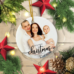 Ornamento De Cerâmica Nosso Primeiro Natal Como Uma Família De 3 Foto El