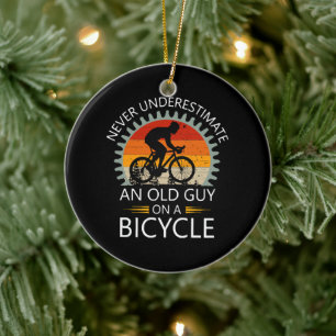 Ornamento De Cerâmica Nunca Subestime um Velho Cara numa Bicicleta