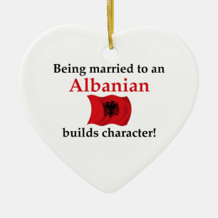 Ornamento De Cerâmica O albanês constrói o caráter