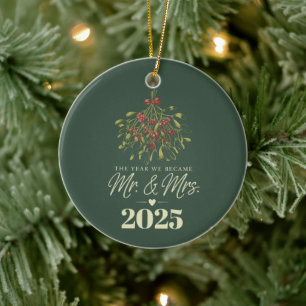 Ornamento De Cerâmica O Ano em que Nos Tornamos Sr. & Sra. 2025 Personal