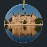 Ornamento De Cerâmica O castelo em Schwerin em Alemanha<br><div class="desc">O castelo em Schwerin em Alemanha.</div>