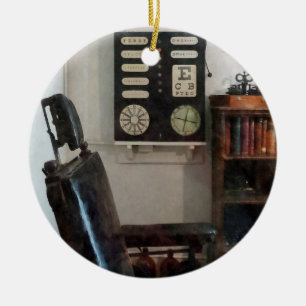 Ornamento De Cerâmica O escritório de doutor de olho com carta de olho