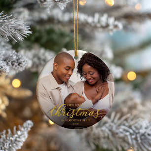 Ornamento De Cerâmica O nosso primeiro Natal como mãe e Pai Foto de Fol
