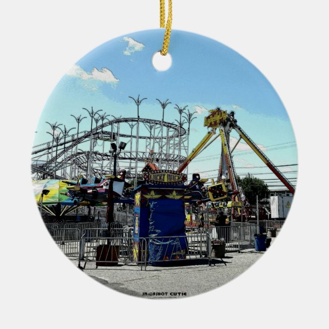 Ornamento De Cerâmica O pomar velho da montanha russa do parque de (Frente)