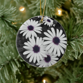 Ornamento De Cerâmica O Sutil Contraste da Natureza