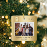 Ornamento De Cerâmica Obrigado de fotos do logotipo comercial<br><div class="desc">Personalize e adicione sua própria foto da sua equipe de negócios, colegas de trabalho, funcionários. Com o texto: Obrigado por fazer parte da nossa equipe. Um fundo com aspecto de ouro. Personalize e adicione sua própria foto. Modelo por um ano e seu logotipo. Perfeito como um favor ou uma recompensa...</div>