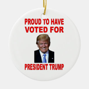 ORNAMENTO DE CERÂMICA ORGULHOSO TER VOTADO PARA O PRESIDENTE TRUNFO