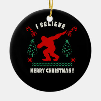 Ornamento De Cerâmica Ornament Bigfoot : Ajoutez une touche sauvage à vo