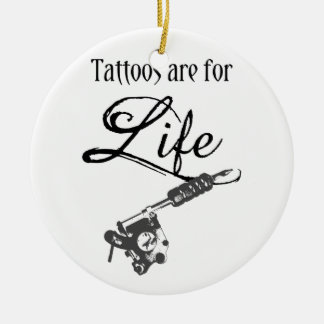 Ornamento De Cerâmica Os tatuagens são para a arte corporal da arma do